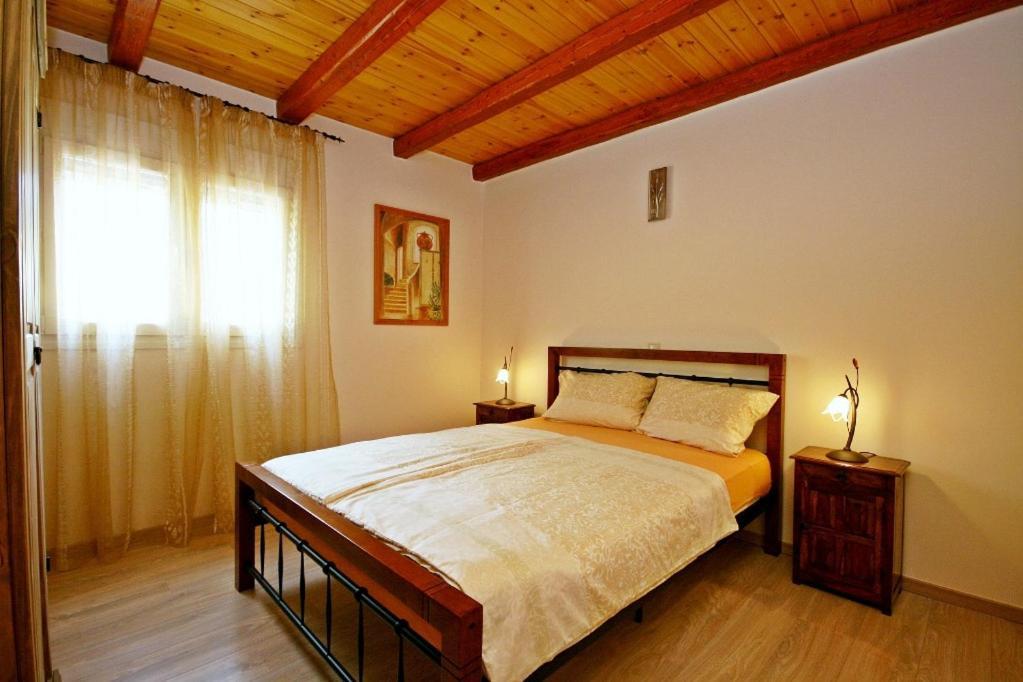 Villa Spiti Ute Makrádes 外观 照片