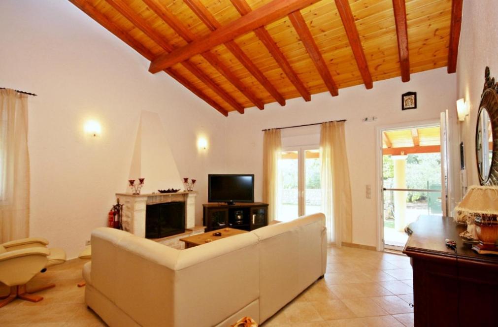 Villa Spiti Ute Makrádes 外观 照片