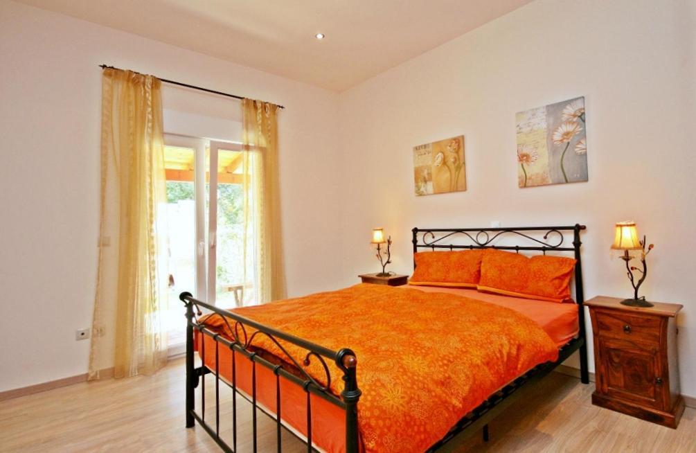Villa Spiti Ute Makrádes 外观 照片